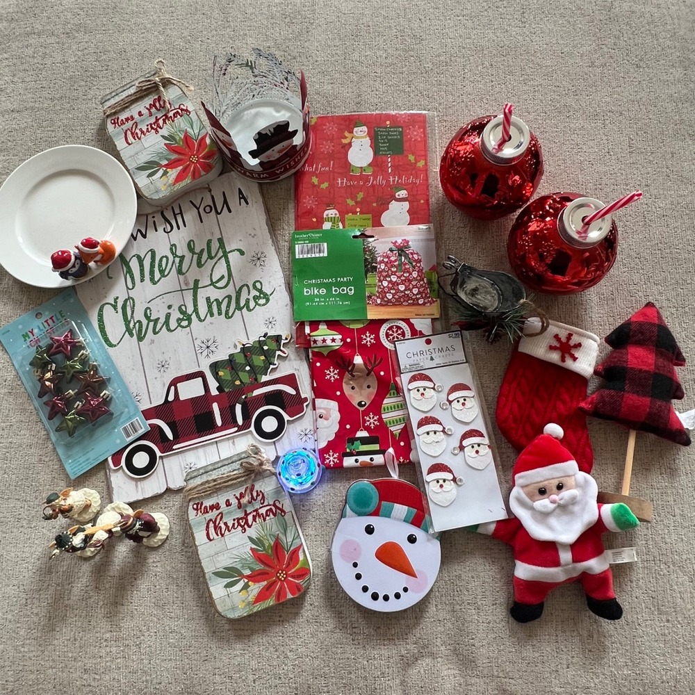 Christmas Holiday Decor Lot Wooden Signs Ornaments Tablecloth Santa Plush 20+pc